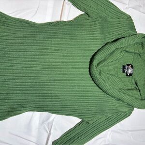 Love always green sweater dress size large (like new) (quick ship)